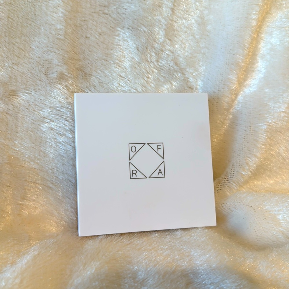 OFRA Cosmetics Highlighter in Rodeo Drive - Picture 3 of 5